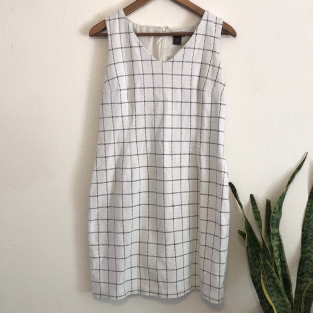 ANN TAYLOR // Sleeveless Plaid Sheath Dress